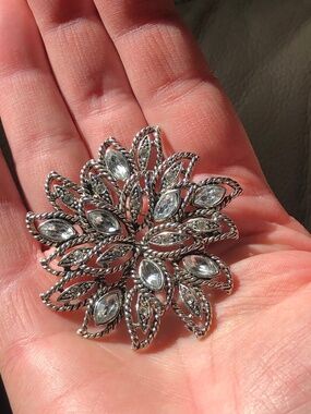 Vintage Starburst silver plated crystal brooch